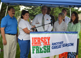 Photo of Farmers Market Week 2013 Proclamation - Click to enlarge