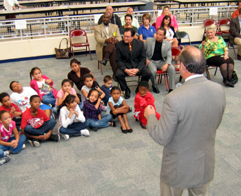 Photo of Secretary Fisher speaking to Sabater students