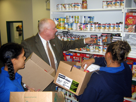 Photo of Secretary Kuperus and Ridgeway Middle School Student Council in Delanco