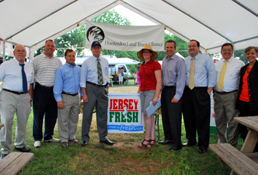 Photo of officials at Farmers Market Week Celebration at Dvoor Farm