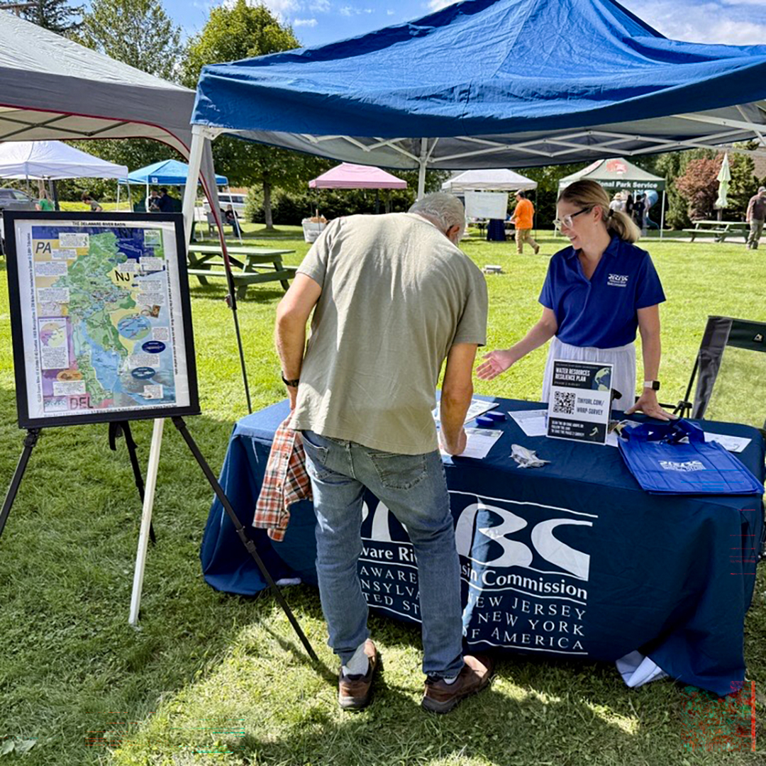 DRBC staff chatted with folks about climate impacts to water resources at FUDR's RiverFest. Photo by the DRBC.