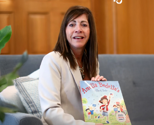 Amelia Bedelia’s First Vote book