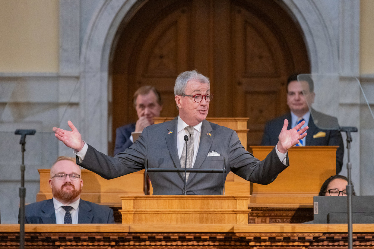 Photo: Governor Murphy making address