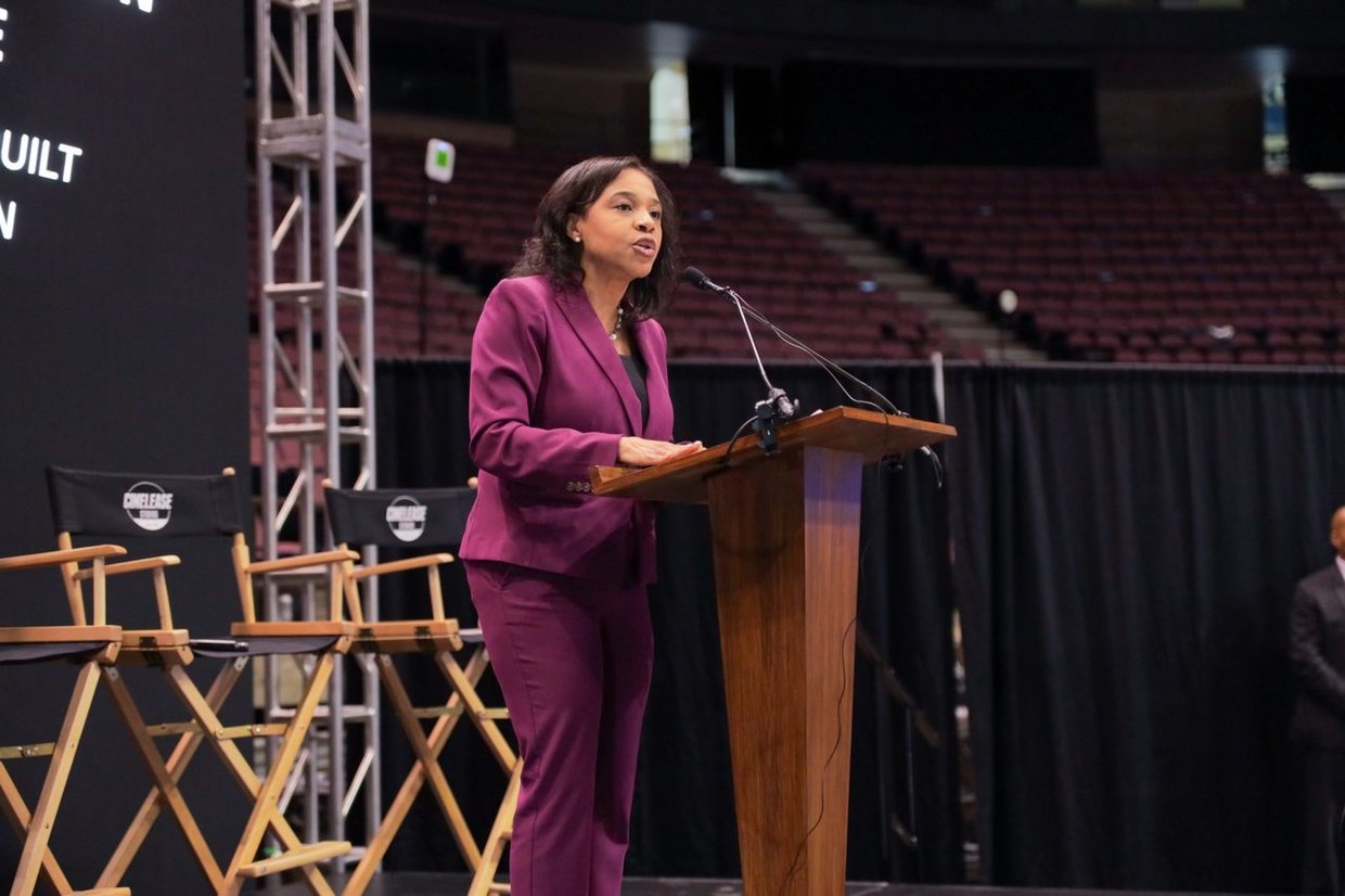Acting Governor Way speaking at Expo