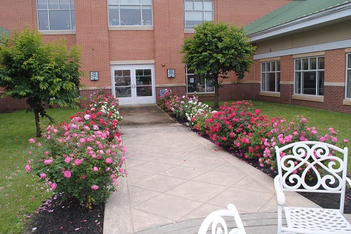 The outdoor area at the Vineland Veterans Home
