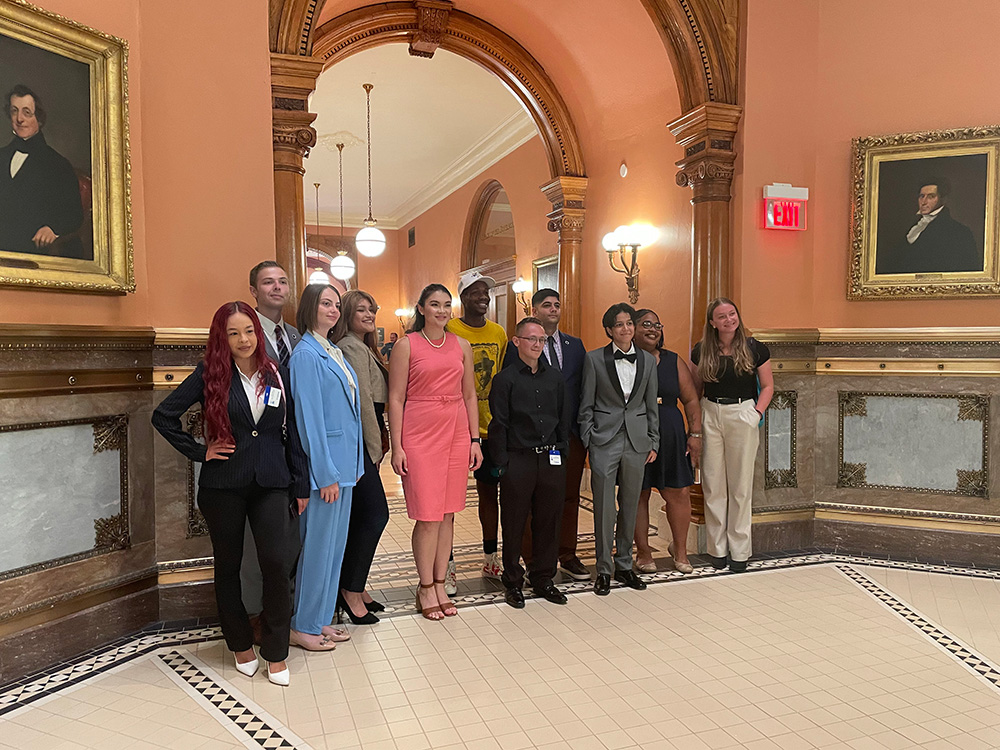 NJYRS members in rotunda at state house