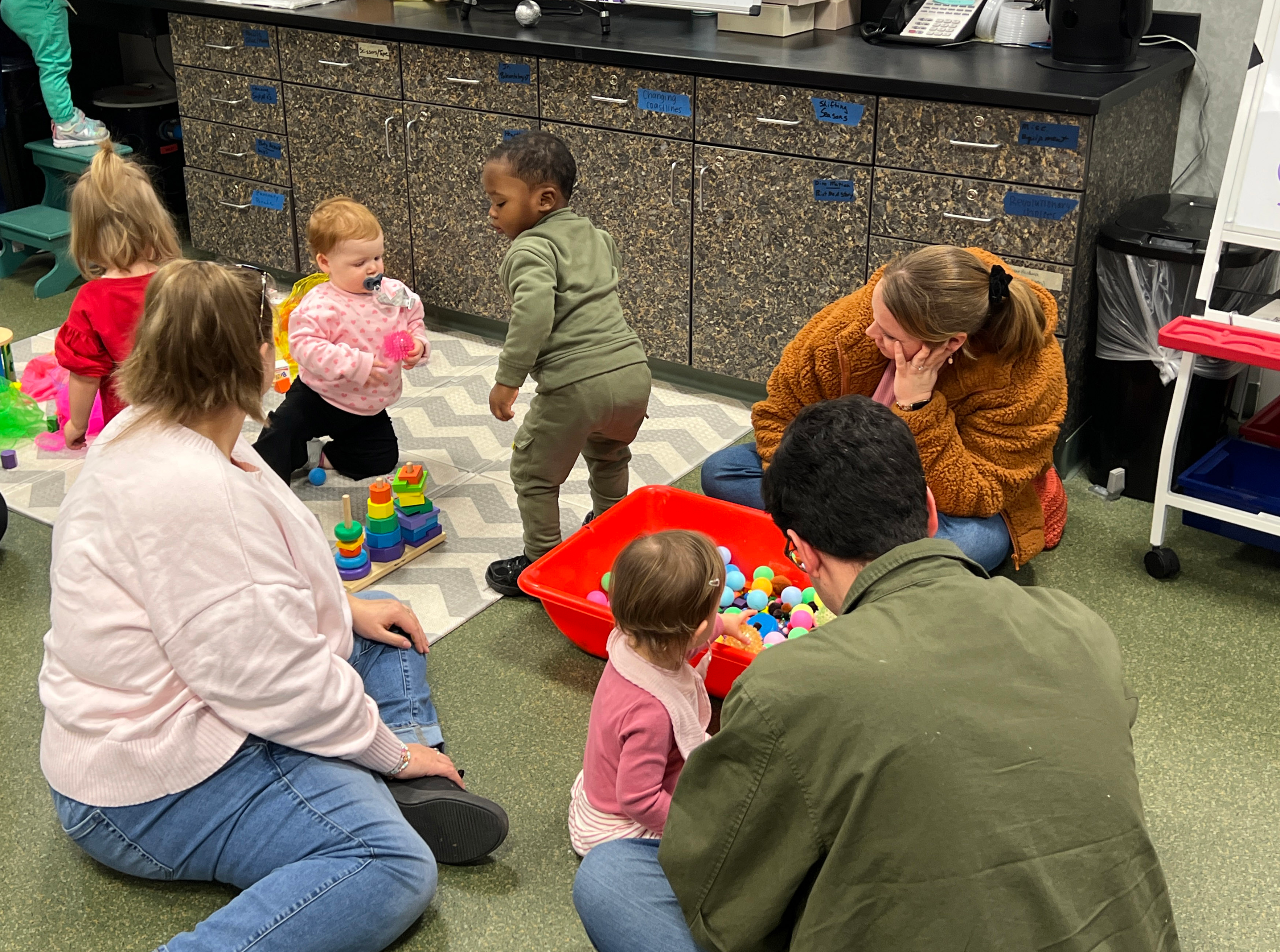 Small Explorers Learning Together